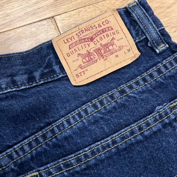 Levi’s Vintage 577 Cropped Lower Rise Loose Fit Clam Digger Jeans - Picture 4 of 11